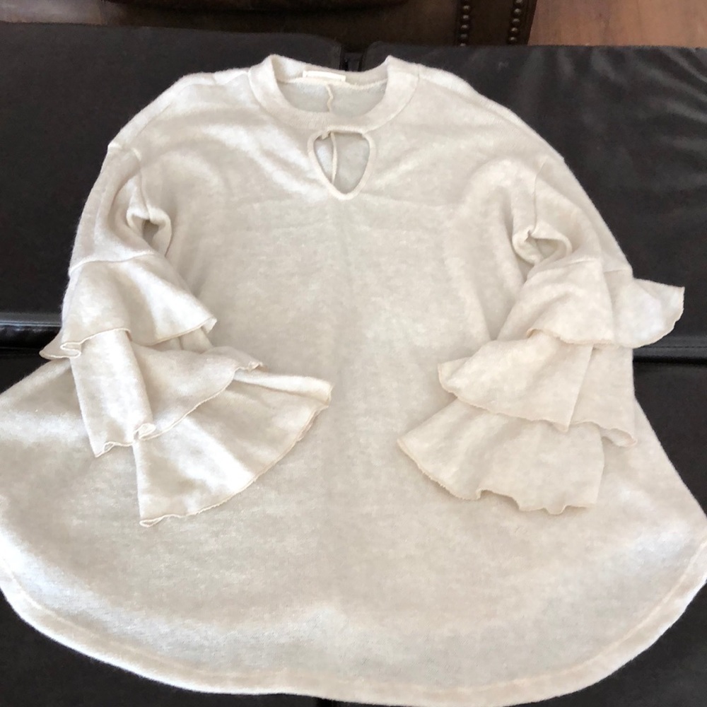 Very cute choker neck ruffle sleeve top